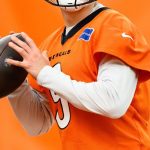 quarterback-dos-bengals-retorna-da-lesao-e-busca-sequencia-para-tentar-playoffs