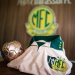 fornecedora-esportiva-lanca-camisa-inspirada-no-centenario-do-mirassol