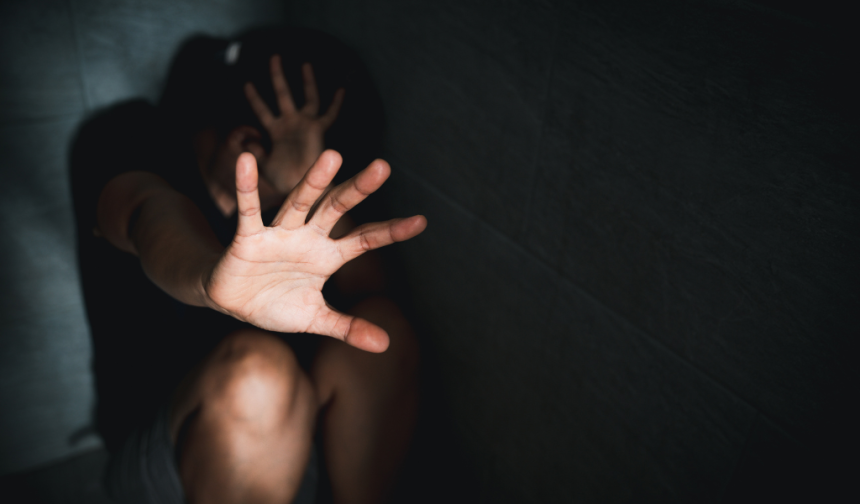 PM prende suspeito por violência doméstica no bairro Maria Teresa em Rondonópolis nesta quarta 19/11.