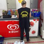 Procon encontra produtos vencidos e sem preço em farmácia de rede em Rondonópolis nesta quarta