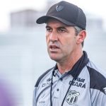 Equipe do Ceará em ação enquanto luta contra o rebaixamento no Campeonato Brasileiro.