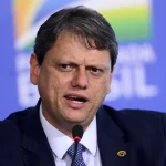 Centrão desmobiliza Plano Tarcísio após pesquisa; bloco aposta em Flávio Bolsonaro para eleições presidenciais de 2026.