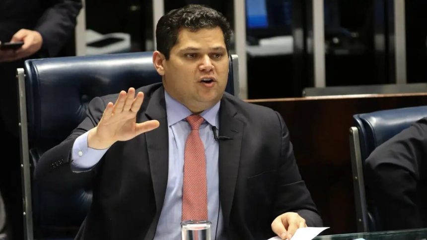 alcolumbre-pressiona-governo-lula-e-coloca-em-xeque-a-indicacao-de-messias-ao-stf