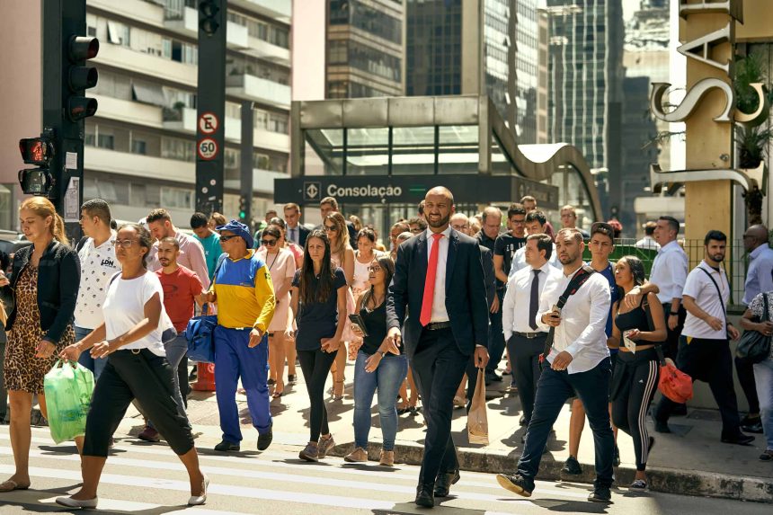 a-gramatica-invisivel-da-humanidade:-estudo-confirma-padroes-comuns-em-1.700-linguas