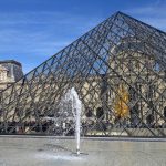 vazamento-no-museu-do-louvre-danifica-livros-do-departamento-de-antiguidades-egipcias