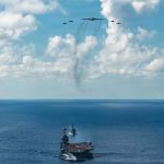 porta-avioes-dos-eua-retoma-operacoes-enquanto-cacas-sobrevoam-o-norte-da-venezuela