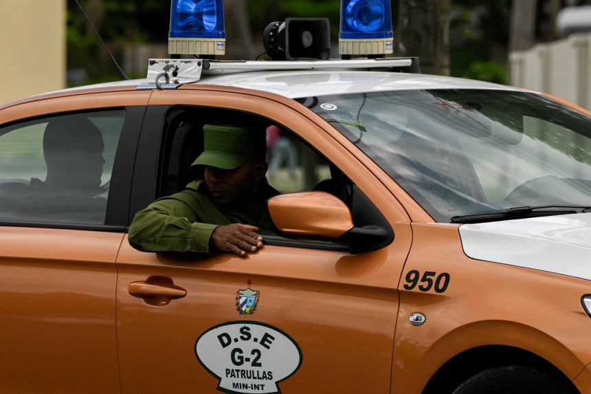 cuba-condena-ex-ministro-da-economia-a-prisao-perpetua-por-espionagem