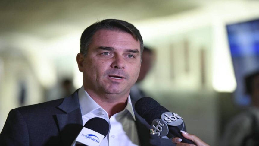 encontro-com-bolsonaro-fortalece-decisao-e-flavio-confirma-candidatura-“irreversivel”