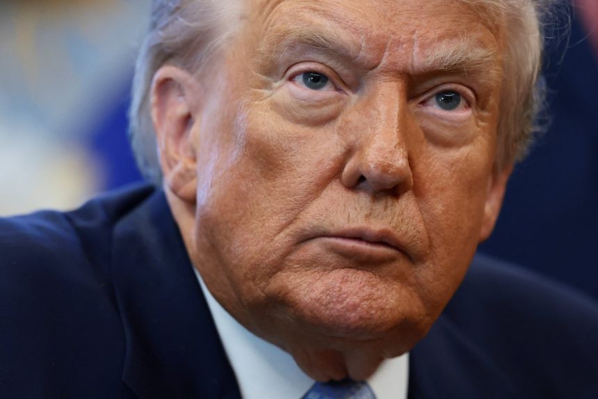 trump-diz-que-“dias-de-maduro-estao-contados”-e-nao-descarta-invasao-a-venezuela