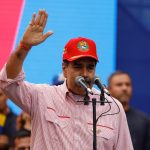 “cuidado-ao-mexer-com-um-venezuelano”,-maduro-alerta-para-presidente-eleito-do-chile