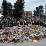 australia:-homem-responsavel-por-massacre-e-indiciado-por-terrorismo-e-15-homicidios