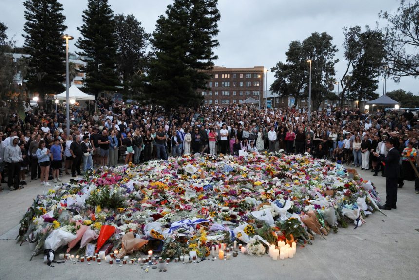 australia:-homem-responsavel-por-massacre-e-indiciado-por-terrorismo-e-15-homicidios