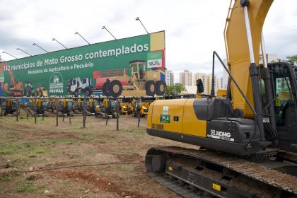mato-grosso-recebe-310-maquinas-para-fortalecer-infraestrutura-nos-municipios