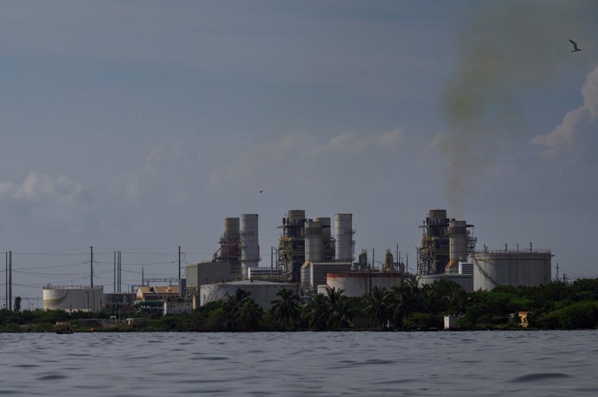 venezuela-esta-ficando-sem-espaco-para-guardar-petroleo-apos-restricoes-a-petroleiros