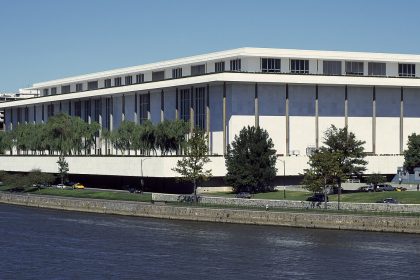 kennedy-center-sera-rebatizado-como-trump-kennedy-center-em-washington
