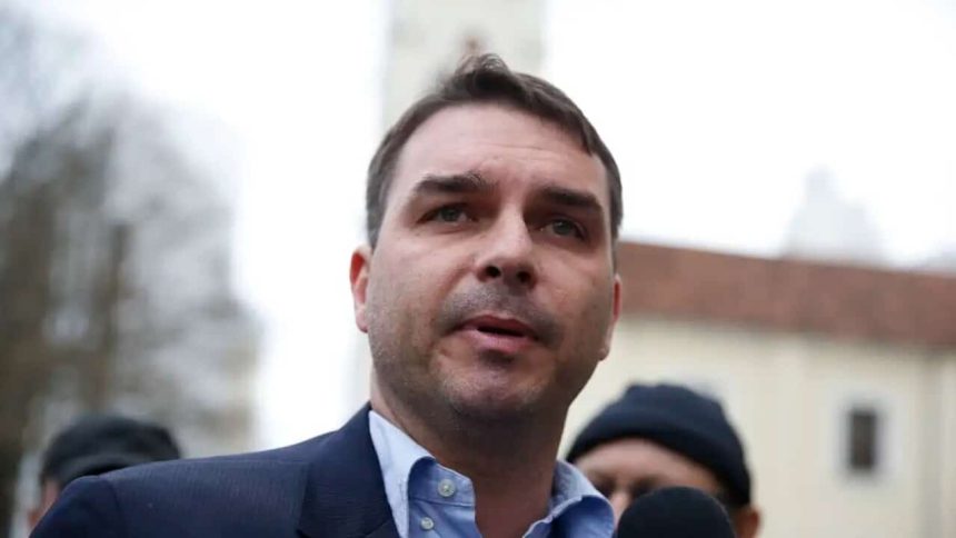 flavio-bolsonaro-aposta-em-apoio-internacional-para-impulsionar-candidatura