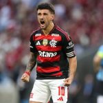 zico-afirma-que-jogaria-ao-lado-de-arrascaeta-no-flamengo-e-explica-como