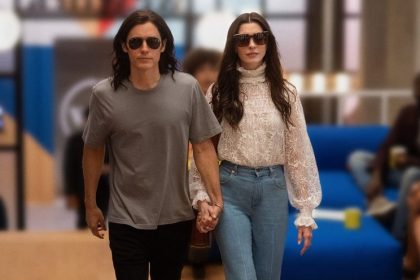 anne-hathaway-revela-que-cancao-brasileira-foi-a-sua-mais-ouvida-em-2025