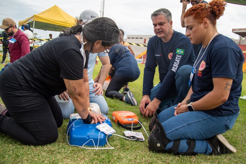 Capacitações na Saúde de Rondonópolis alcançam quase 5 mil pessoas em 2025, reforçando atenção básica, rede hospitalar e ações com a população.