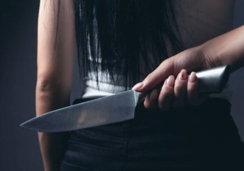 Tentativa de homicídio na Vila Olinda marca o Natal em Rondonópolis. Mulher esfaqueia madrasta após alegar agressão a filho autista.