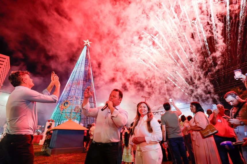 iluminação colorida da árvore de Natal gigante led em Rondonópolis