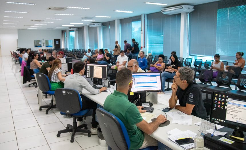 Prédio da Prefeitura de Rondonópolis com destaque para serviços da Secretaria de Fazenda.
