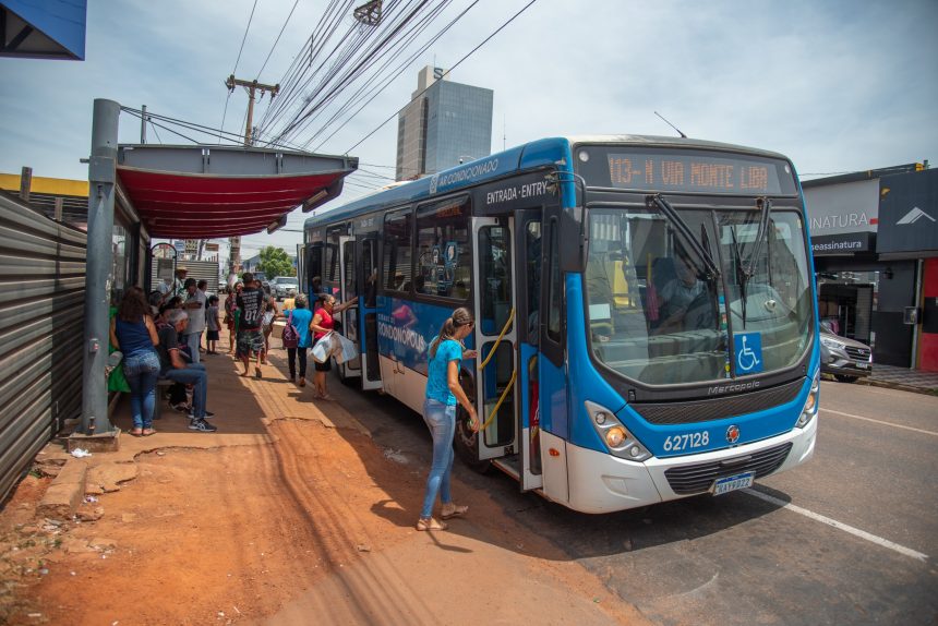 Ônibus do transporte coletivo municipal de Rondonópolis, que será gratuito no natal