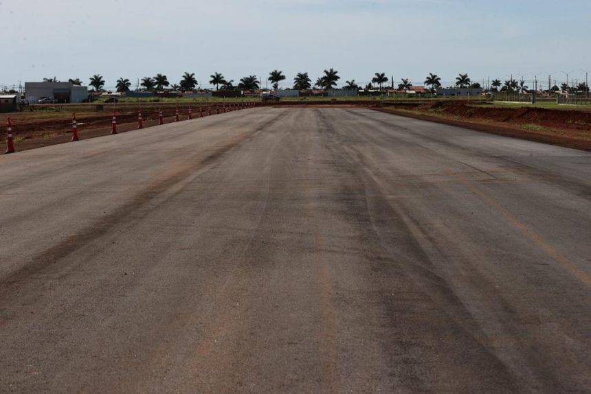 Campo verde investimentos governo: Mauro Mendes entrega títulos, inaugura obras e anuncia convênios para educação e assistência social.