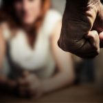 Violência doméstica em Rondonópolis: mulher é agredida e trancada no quarto