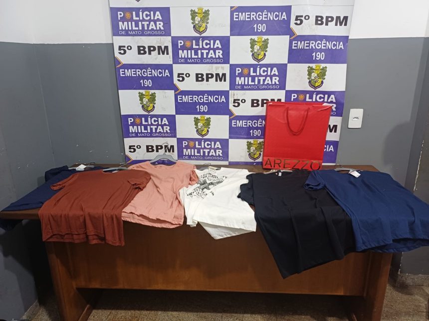 Policiais militares realizam abordagem a suspeito de furto na região central de Rondonópolis.