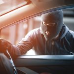 Tentativa furto carro rondonopolis é frustrada após vítima acionar 190 e PM flagrar suspeito embriagado dentro de Celta vermelho no Sagrada Família.