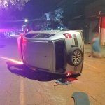 Um motorista embriagado e sem habilitação foi preso após capotar um CrossFox e atingir um carro estacionado no bairro Coophalis, em Rondonópolis.