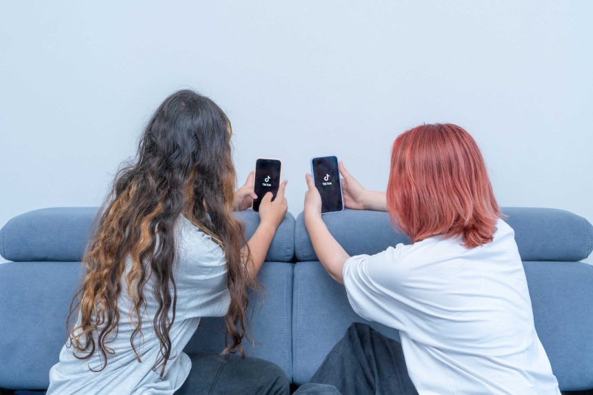 franca-propoe-proibir-redes-sociais-para-menores-de-15-anos