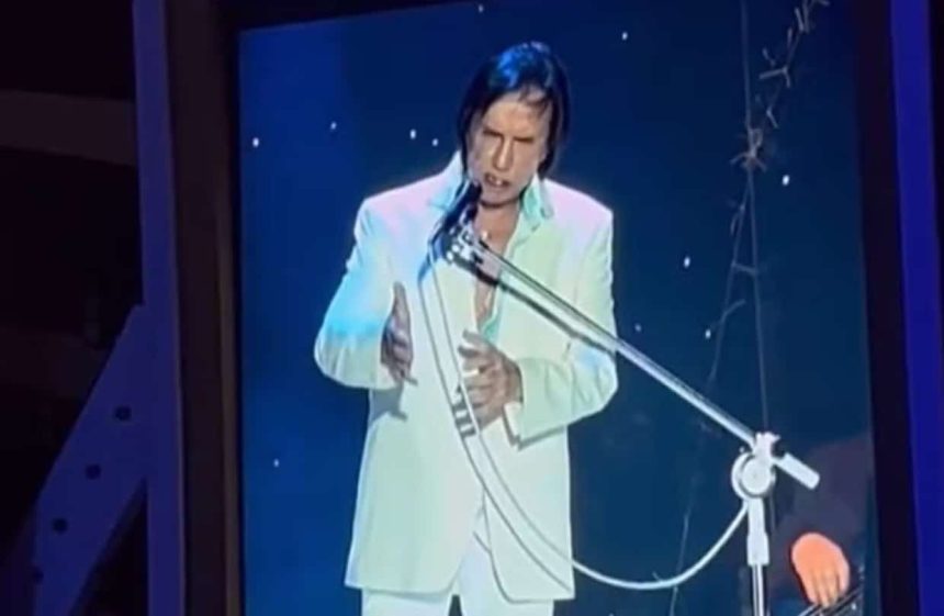 roberto-carlos-se-irrita-durante-show-e-surpreende-publico-com-bronca