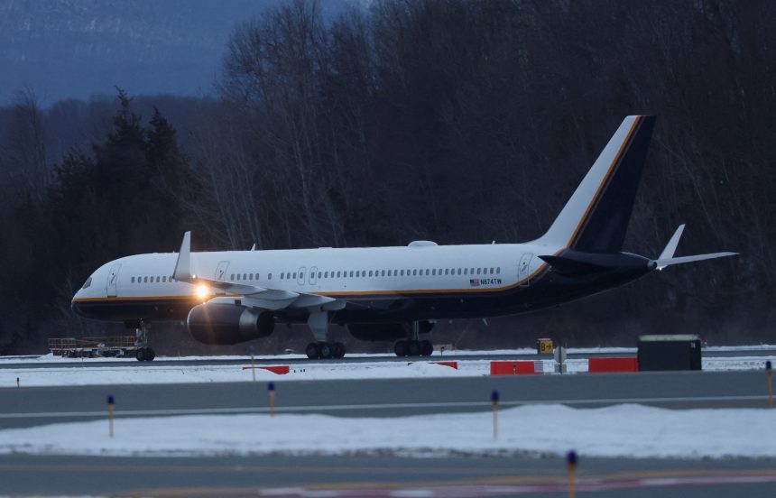 aviao-com-maduro-chega-aos-eua-apos-captura-pelo-governo-trump