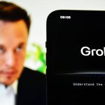 franca-e-india-denunciam-grok-de-elon-musk-por-gerar-conteudo-sexual-no-x