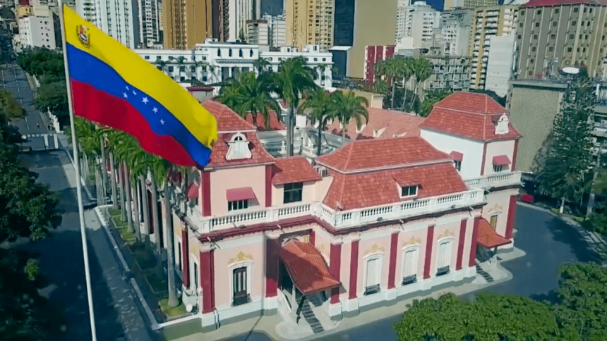 erro-de-comunicacao-resulta-em-disparos-perto-de-palacio-presidencial-em-caracas