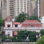 relatos-de-tiros-e-disparos-antiaereos-aumentam-clima-de-tensao-em-caracas