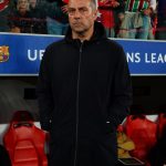 hansi-flick-pede-reforcos-defensivos-e-barcelona-estuda-retorno-de-ex-jogador