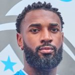 meia-gerson-desembarca-em-bh-para-assinar-com-o-cruzeiro-e-recebe-festa-da-torcida