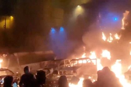 em-meio-a-amplos-protestos-no-ira,-trump-adota-abordagem-cautelosa
