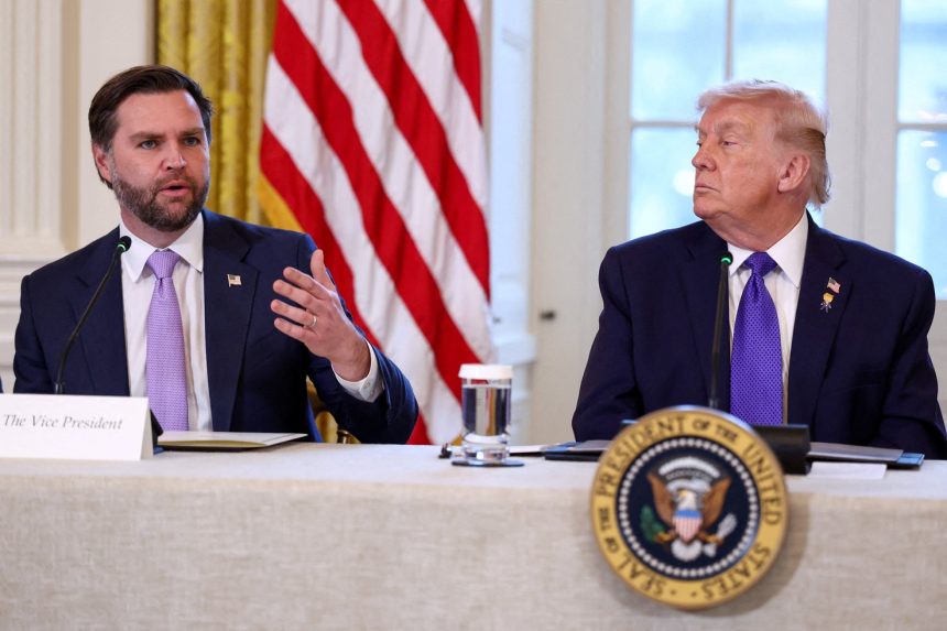 ala-do-governo-trump-pede-diplomacia-com-ira-antes-de-acao-militar,-diz-wsj