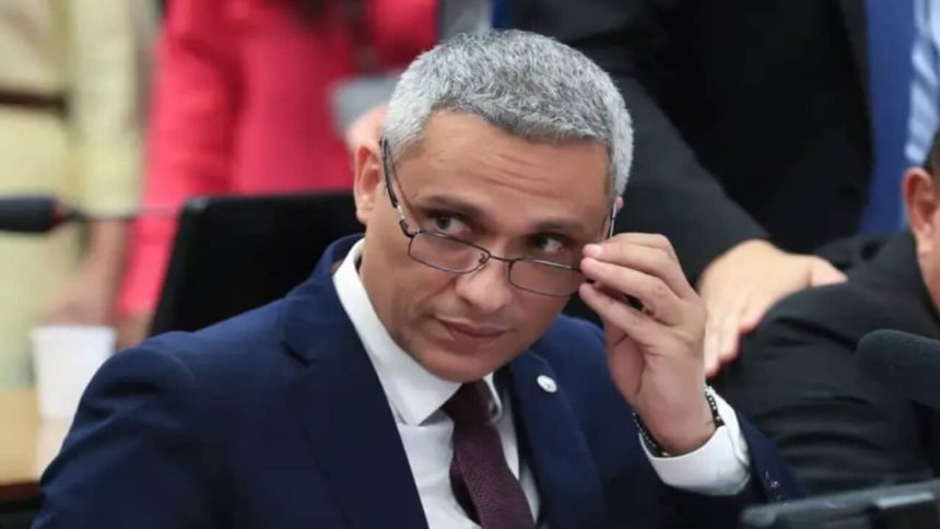 deputado-gustavo-gayer-afirma-ter-145-assinaturas-para-prisao-domiciliar-a-bolsonaro