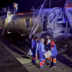 descarrilamento-de-trens-com-500-passageiros-na-espanha-deixa-ao-menos-21-mortos