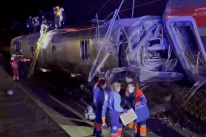 descarrilamento-de-trens-com-500-passageiros-na-espanha-deixa-ao-menos-21-mortos