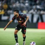 red-bull-bragantino-renova-contrato-do-lateral-esquerdo-juninho-capixaba
