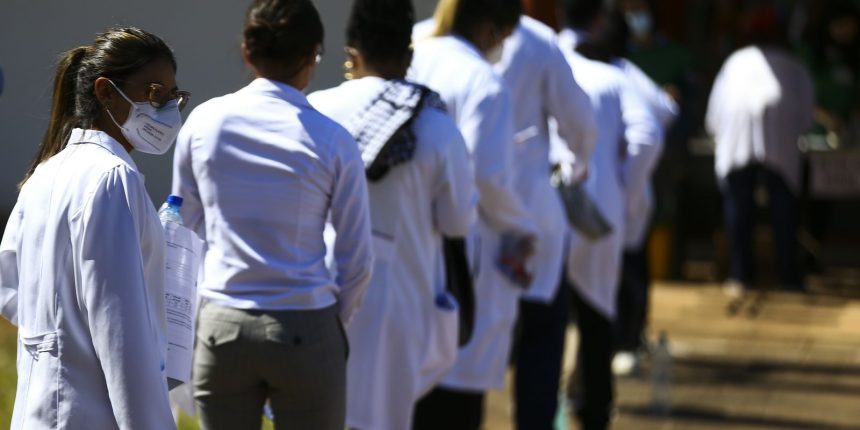 enamed:-veja-cursos-de-medicina-que-terao-sancoes-por-desempenho-ruim
