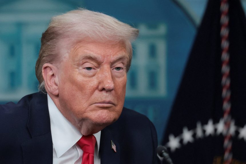 trump-diz-que-eua-e-otan-chegarao-a-acordo-sobre-groenlandia:-“vai-satisfazer-ambos”