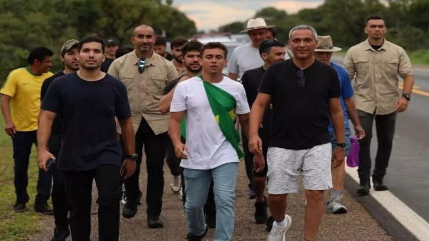 nikolas-lembra-de-daniel-silveira-e-bolsonaro-durante-caminhada-pela-liberdade