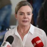 gleisi-hoffmann-anuncia-pre-candidatura-ao-senado-e-entra-na-disputa-eleitoral-no-parana